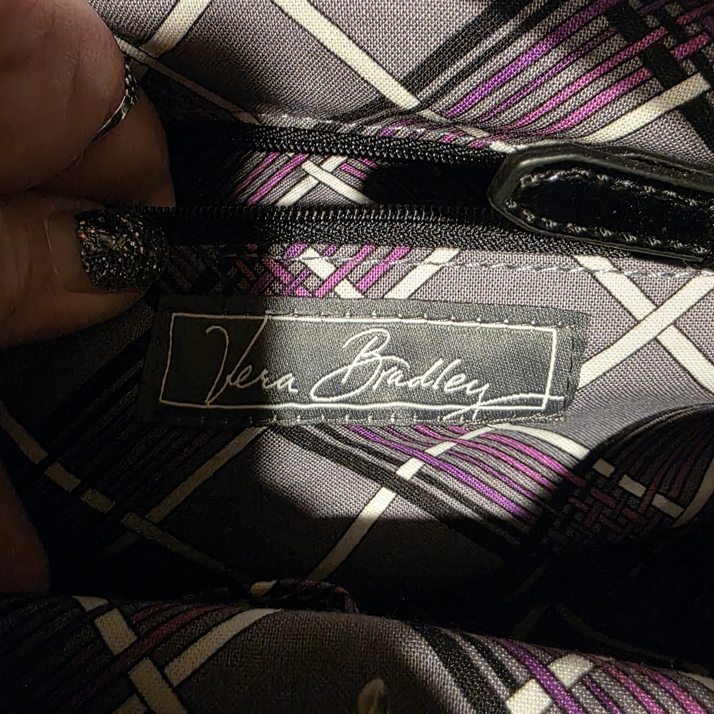 Vera Bradley small quilted barrel bag in the solid color Black - Picture 5 of 9
